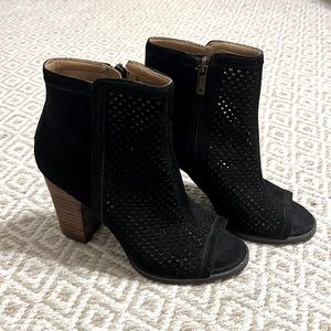 Lucky Brand Black Peep-Toe SUEDE PERFORATED ANKLE BOOTS